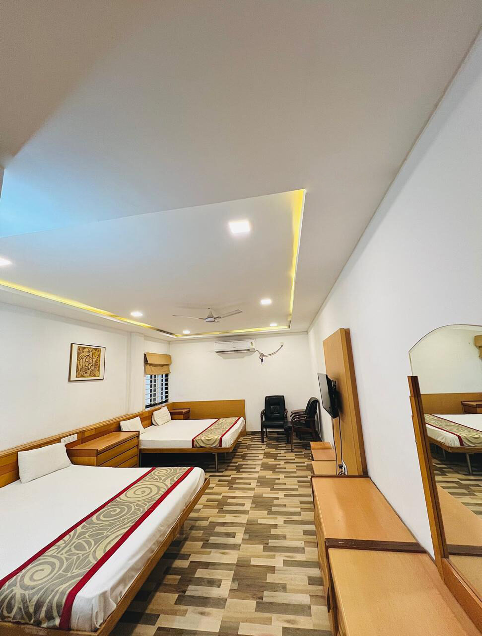 Family Room room at Hotel Yashoda Privilege, Bhopal